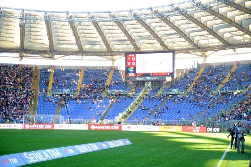 Voi siete leggenda, ingresso aperto anche ai tifosi colpiti da Daspo