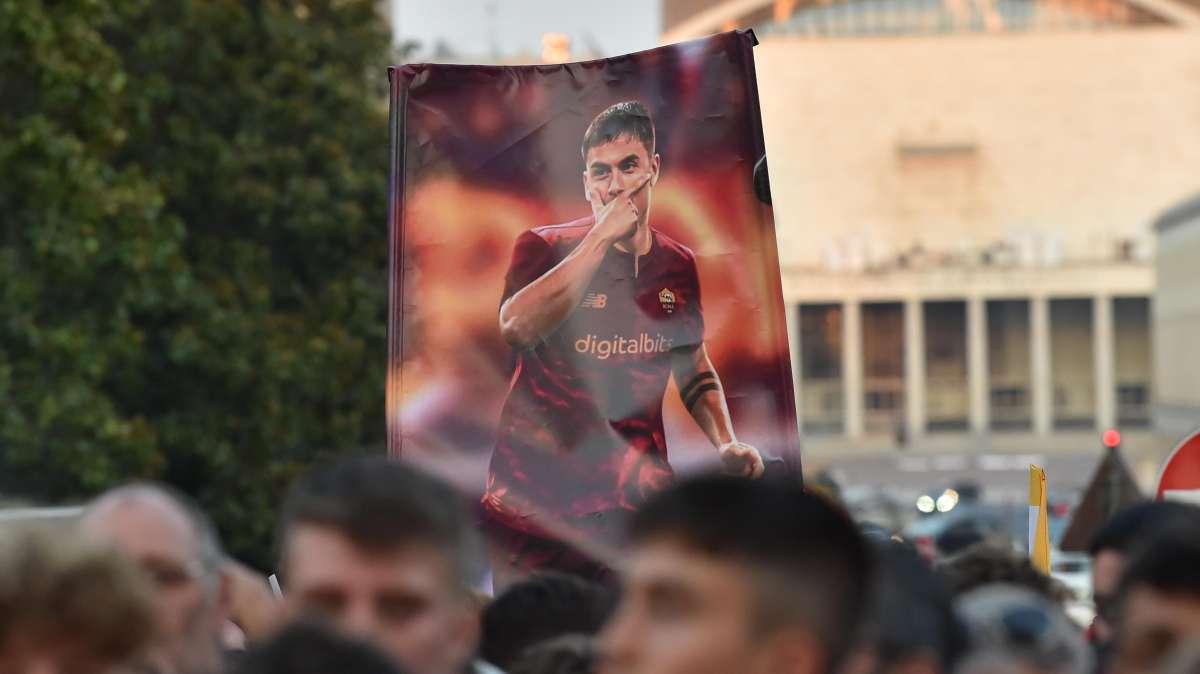 LA VOCE DELLA SERA - Migliorano leggermente le condizioni di Dybala. Pellegrini ed El Shaarawy recuperati in vista della finale. Siviglia, Navas: "Mendilibar ci ha svoltato la stagione"