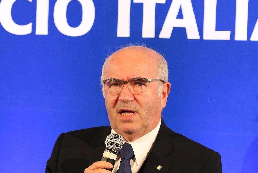 Tavecchio: "A luglio partiremo con la Goal-Line Technology"