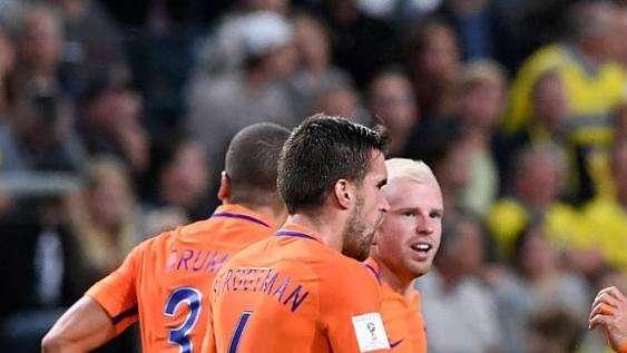 Olanda, Strootman risponde alle critiche: "Forse è bello che non sia il capitano"