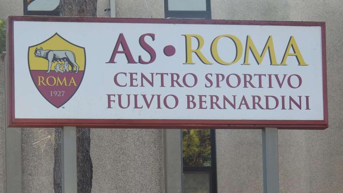 TRIGORIA - Lavoro atletico e tattico nella rifinitura. Differenziato per Ibanez, Smalling e Zaniolo
