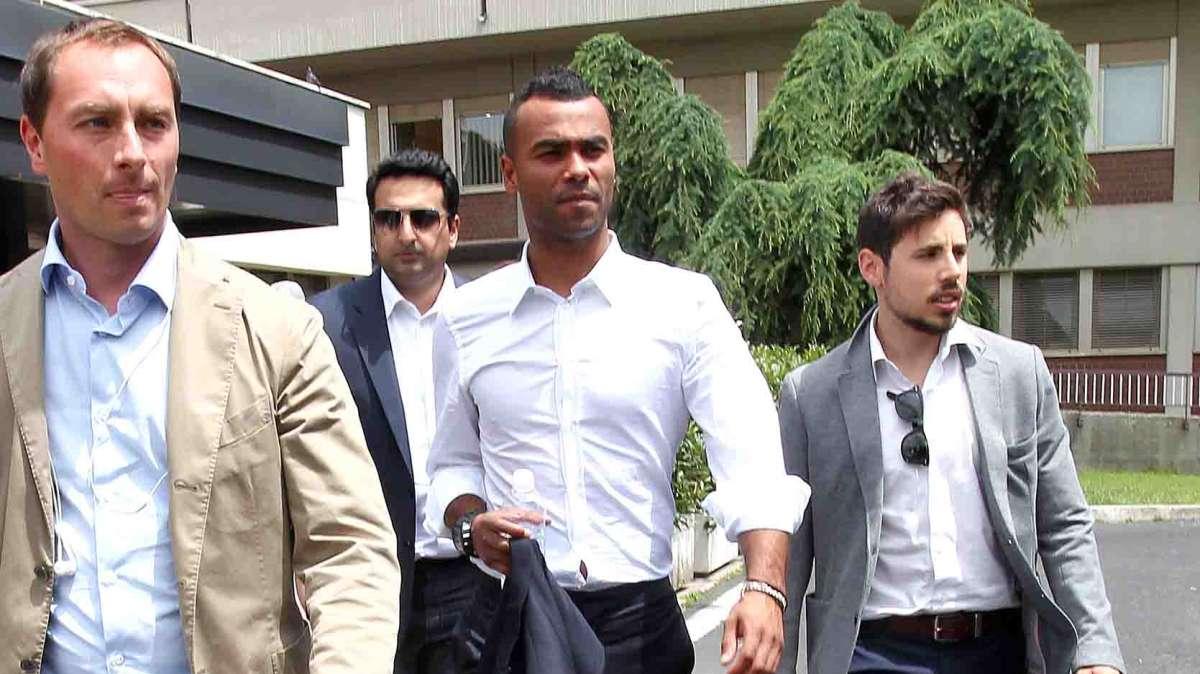 COMUNICATO AS ROMA - Accordo biennale con Ashley Cole, con opzione per il terzo. FOTO!