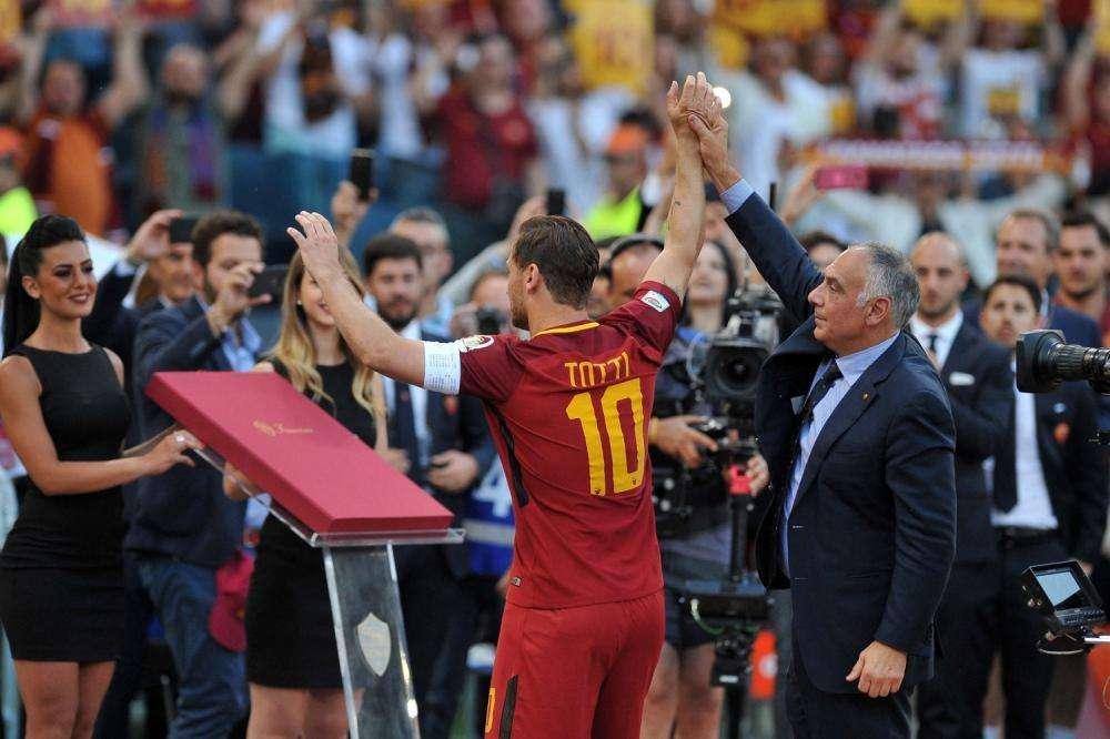 Accadde oggi - Pallotta: "Totti? La nostra è un'offerta generosa, avrebbe già dovuto firmare". Castan: "Mai vista così tanta rivalità tra due squadre come tra Roma e Lazio"