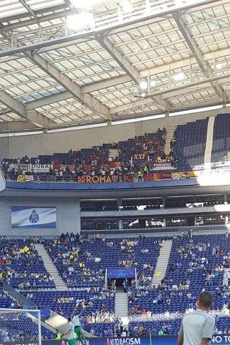 I tifosi giallorossi a Porto. FOTO!