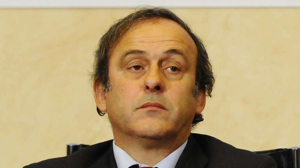 Platini. "Totti? Restare in giallorosso lo ha bloccato"