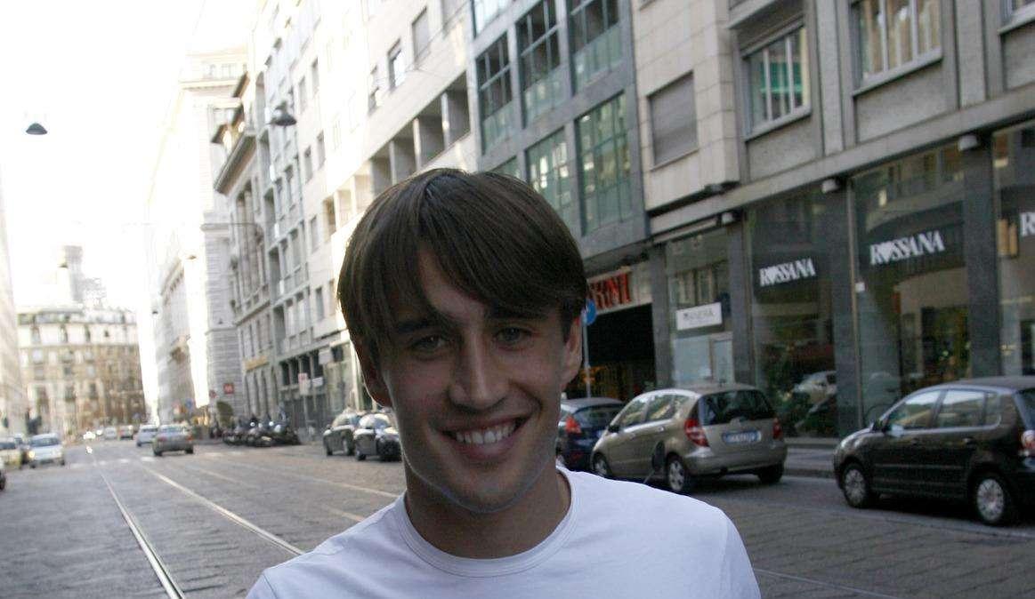 Bojan fa visita ai suoi vecchi compagni al termine della riunione tecnica