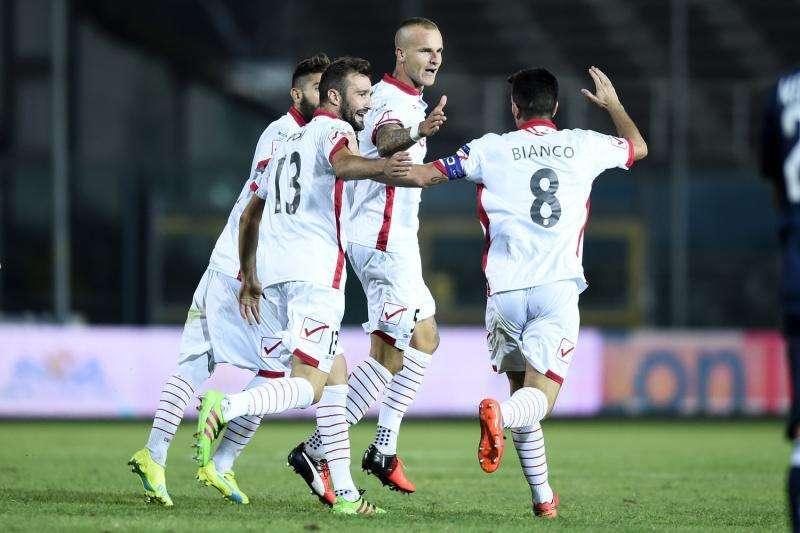 Il Carpi: "Ci siamo incrociati una sola volta, un grande onore sfiorare la tua leggenda"