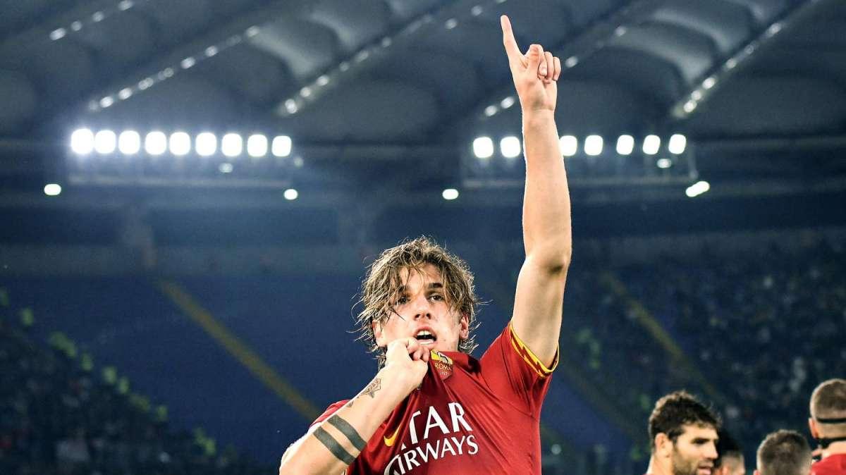 Zaniolo entusiasta della nuova maglia: "Ci stai bene insieme, tira fuori il meglio di te. La amo". FOTO!