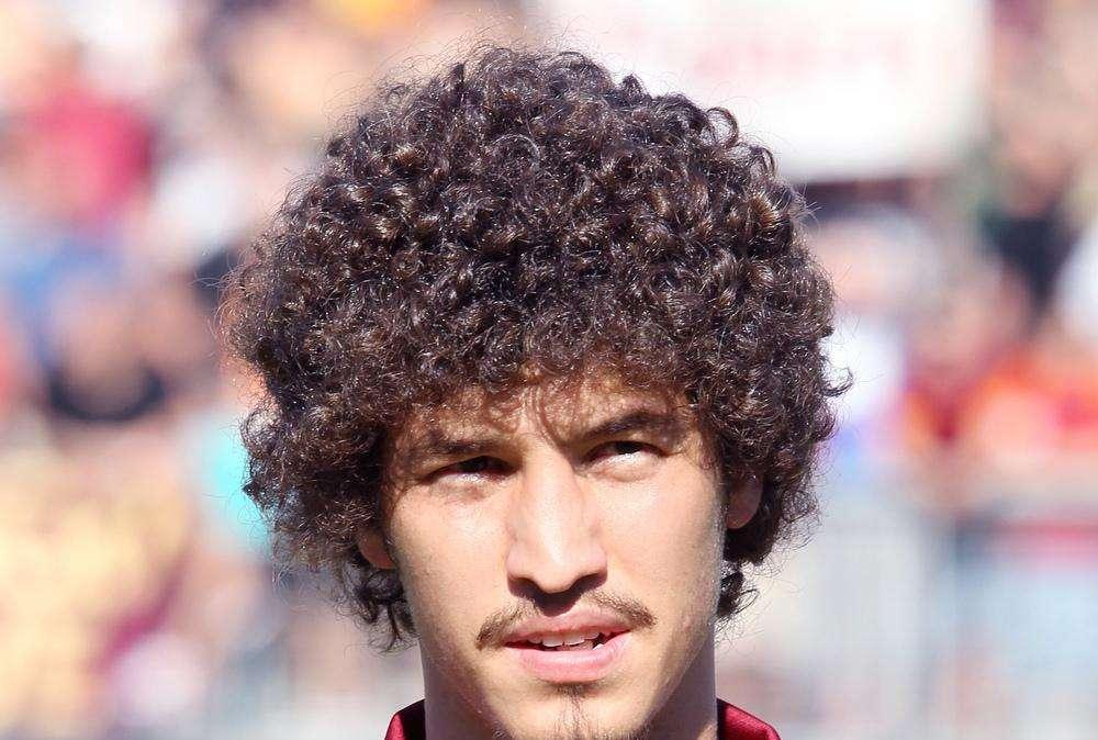 Iturbe e Uçan salutano i tifosi dalla finestra dell'hotel