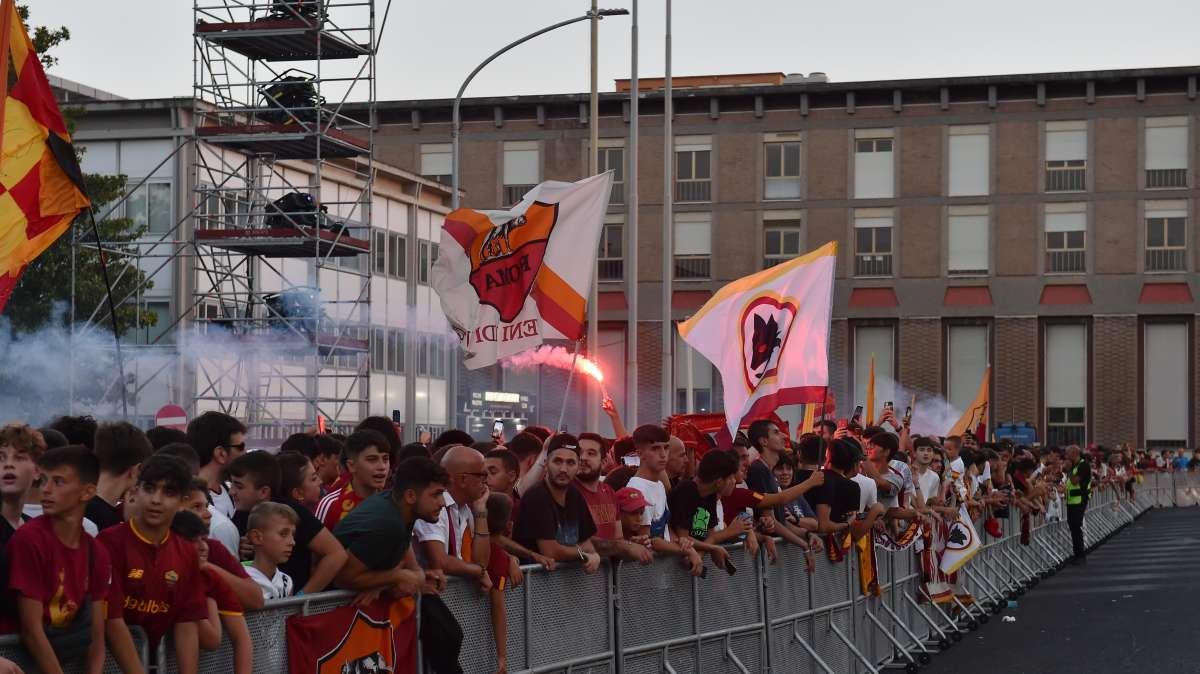 LA VOCE DELLA SERA - La Roma non va oltre il pari contro il Sassuolo. Mourinho: "Squadra tradita dall'atteggiamento non professionale di un giocatore". Le parole di Abraham