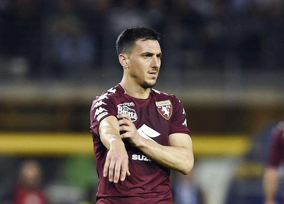 Burdisso: "Maradona mi chiamò per conoscere De Rossi. Siamo stati tutto il giorno a parlare di calcio"