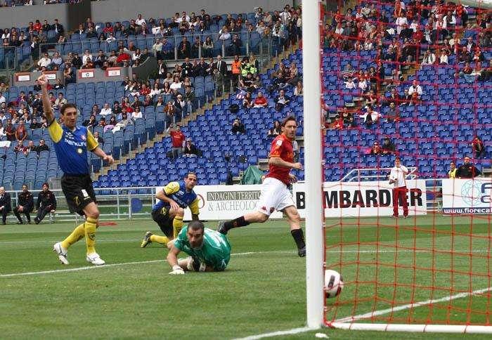 Tre punte in campo dal 1', ma a far gol è Perrotta