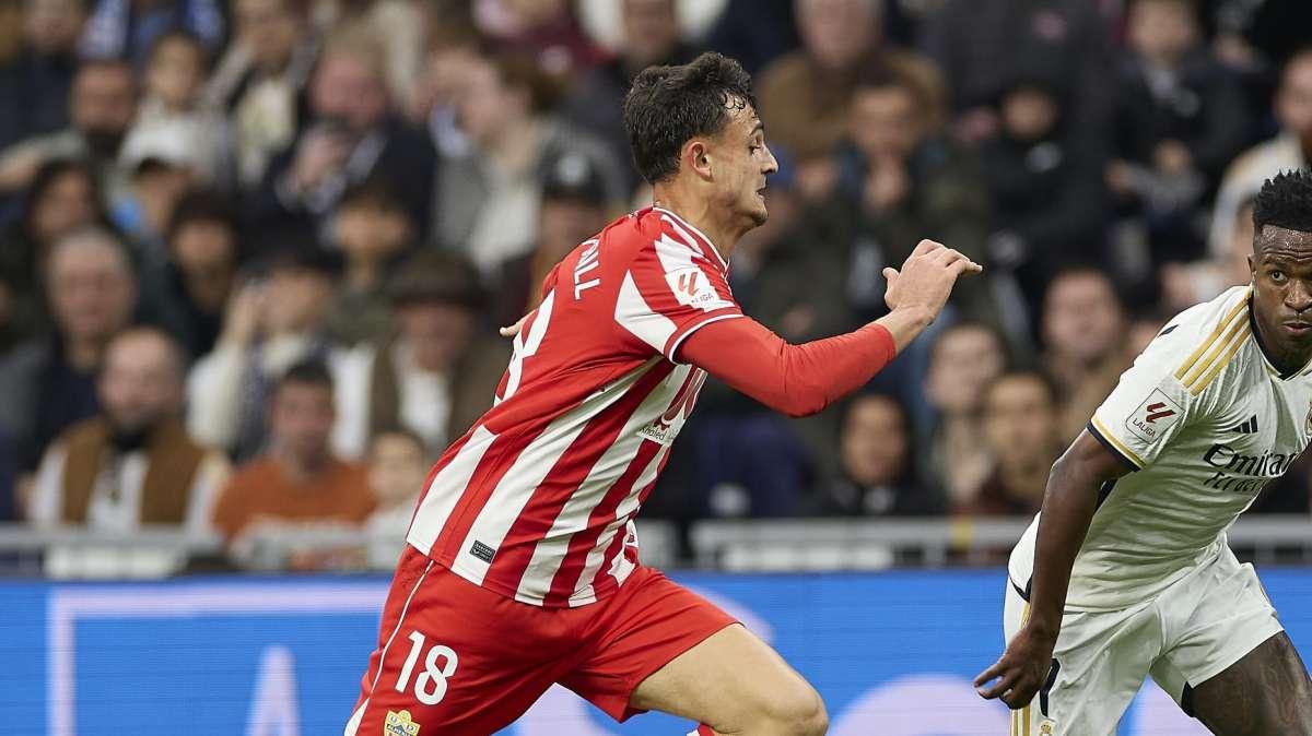 Calciomercato Roma - Corsa a due per la fascia destra