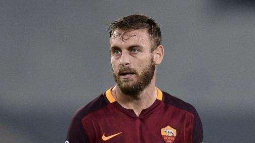 LA VOCE DELLA SERA - Trigoria, mini torneo e palestra. De Rossi: "Se nel calcio arrivi secondo o terzo sei un fallito". Esordio in Nazionale Under 19 per Soleri.