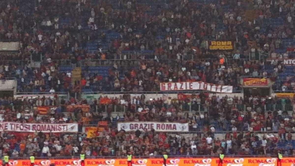 Striscioni di ringraziamento in Tribuna Tevere. FOTO!