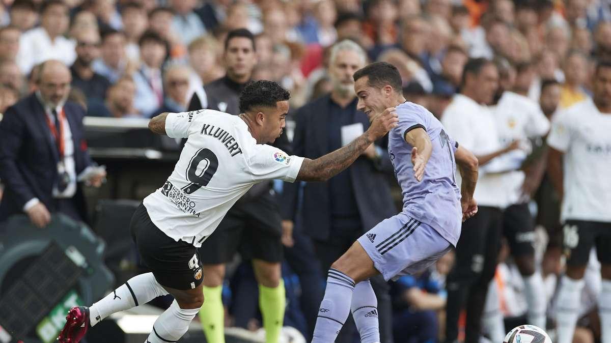 Altro affare con il Bournemouth? Agli inglesi piace Kluivert