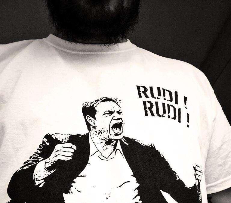 Una maglia per Garcia dal Roma Club Barcellona. FOTO!