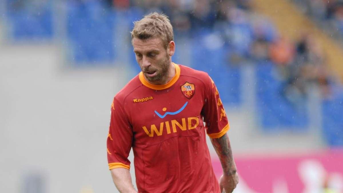 De Rossi operato all'orecchio al Gemelli: intervento ok, tra domani e mercoledì lascerà l'ospedale