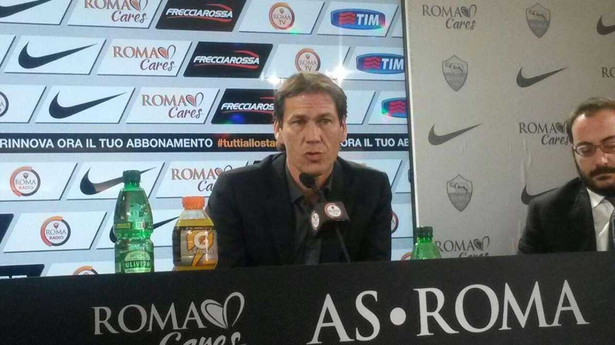LA VOCE DELLA SERA - Garcia: "Il calcio sia una festa". Manolas ok per Napoli, arbitra Tagliavento. Lesione al bicipite femorale per Astori
