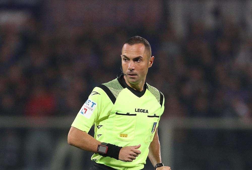 L'arbitro - Disastrosi gli ultimi 4 precedenti all'Olimpico con Guida: solo sconfitte e 2 espulsioni. Al VAR Chiffi dopo gli errori di Bologna. GRAFICA!
