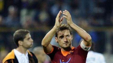 Ecografia per Totti: prosegue fisioterapia e lavoro in acqua. Presto differenziato ma è out per il derby