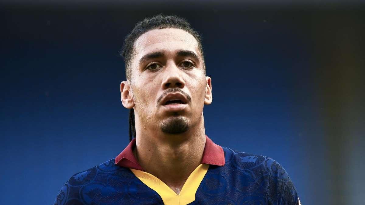 Pedullà: "La Roma può rientrare in pista per Smalling, ma si attende l'insediamento della nuova proprietà"