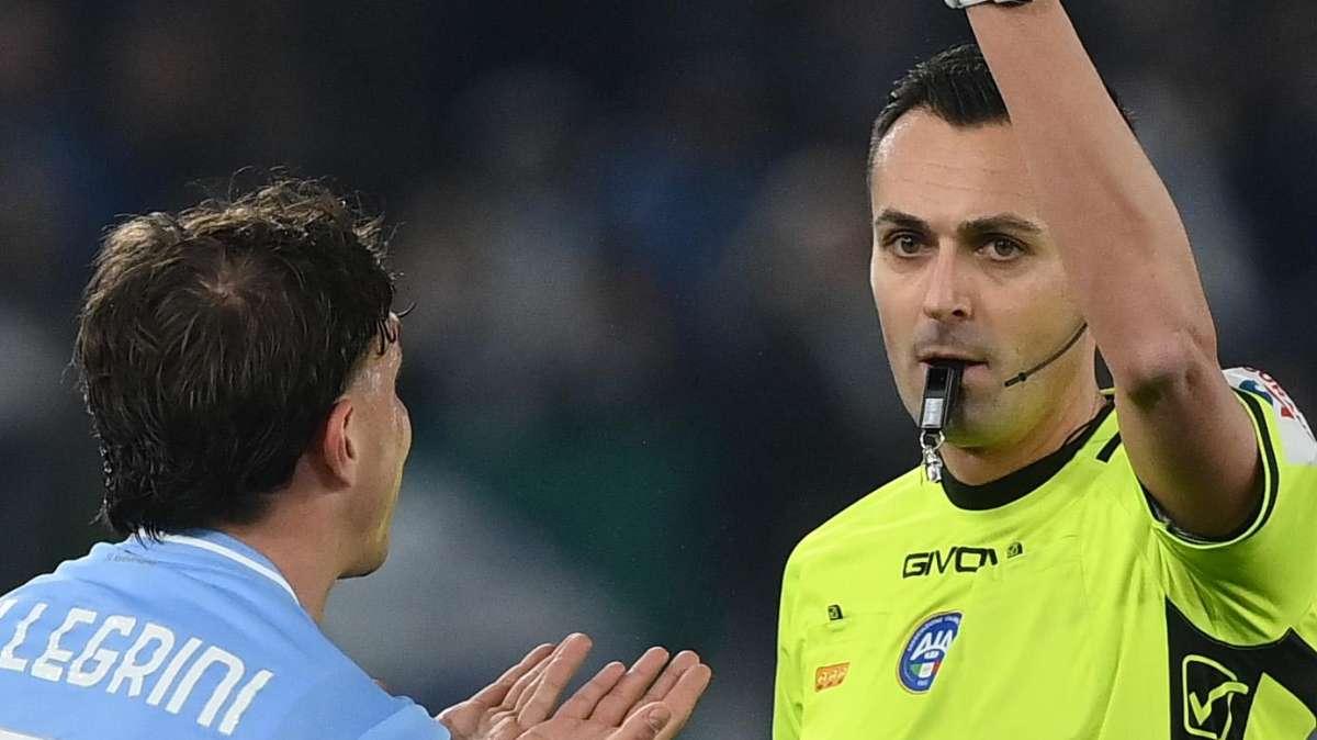 Lazio furiosa con Di Bello, ma i tifosi giallorossi non ci stanno: "Ah ora Mourinho aveva ragione? Vi lamentate dell'antisportività di Pulisic, ma siete gli stessi che hanno segnato all'Inter con Dimarco a terra"