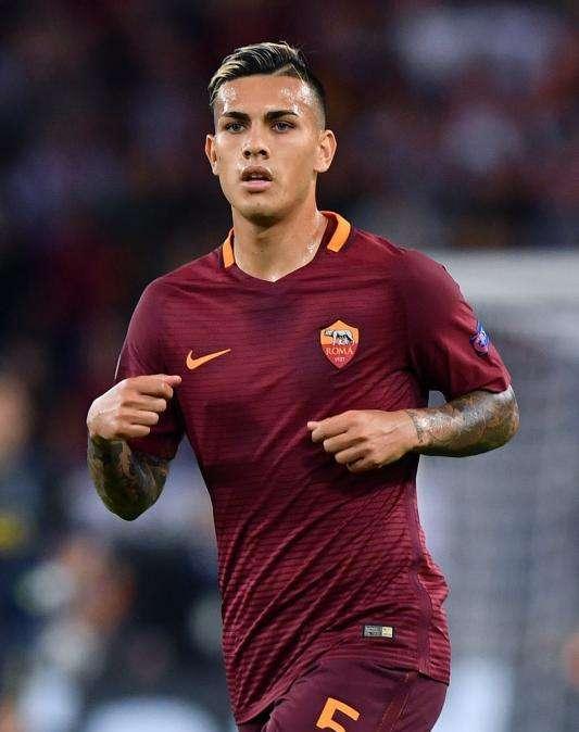 Instagram, Paredes in posa con Maradona e Ronaldinho
