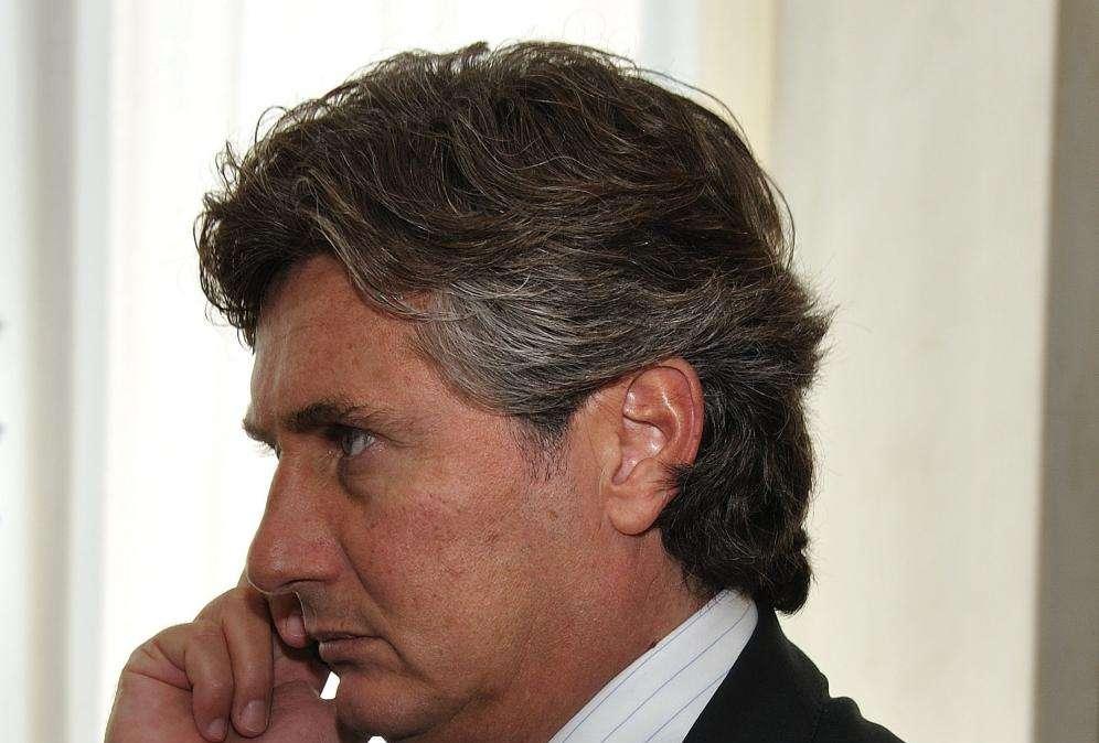 Pradè è partito per Milano: dovrà provare a convincere Burdisso