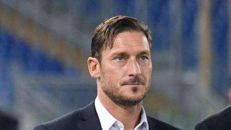 Totti alla presentazione del libro "Una vita in gioco". FOTO!