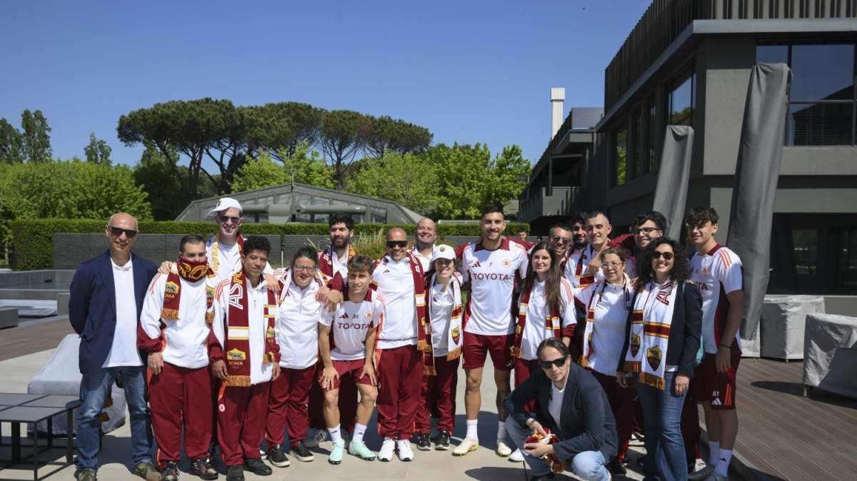 L'AS Roma for Special incontra la prima squadra maschile. FOTO! 