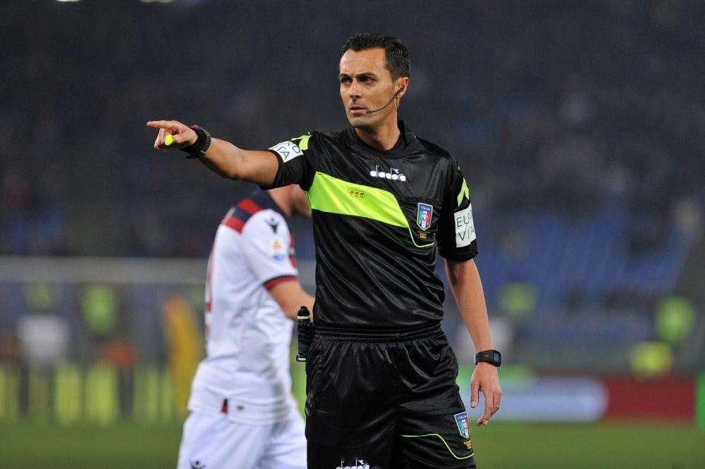 Roma-Bologna 2-1 - La moviola: sacrosanto il rigore per i giallorossi. Forti dubbi sul gol di Sansone, il VAR non interviene