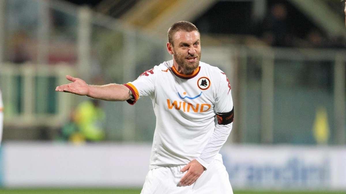 De Rossi: "Ringrazio i miei compagni che mi hanno aiutato. La tifoseria non deve bruciare Destro, diventerà devastante". VIDEO!