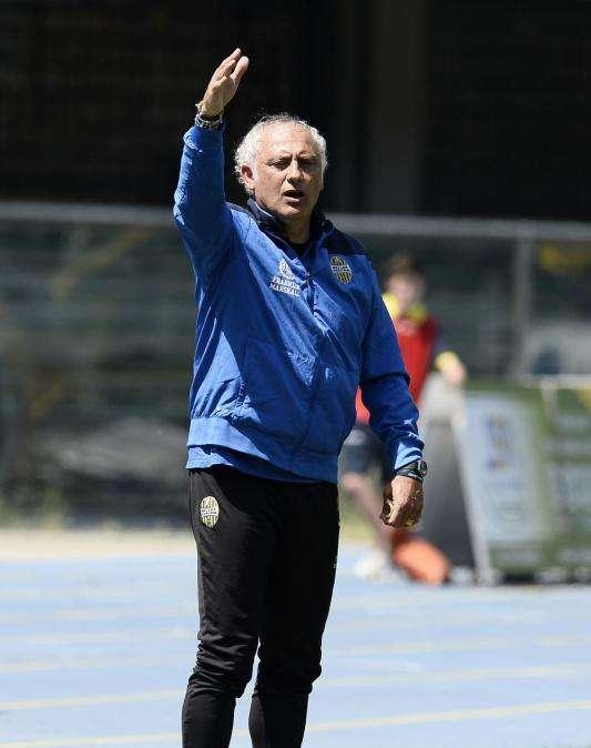 Hellas Verona, Mandorlini: "Roma squadra forte, ma ci siamo preparati bene"