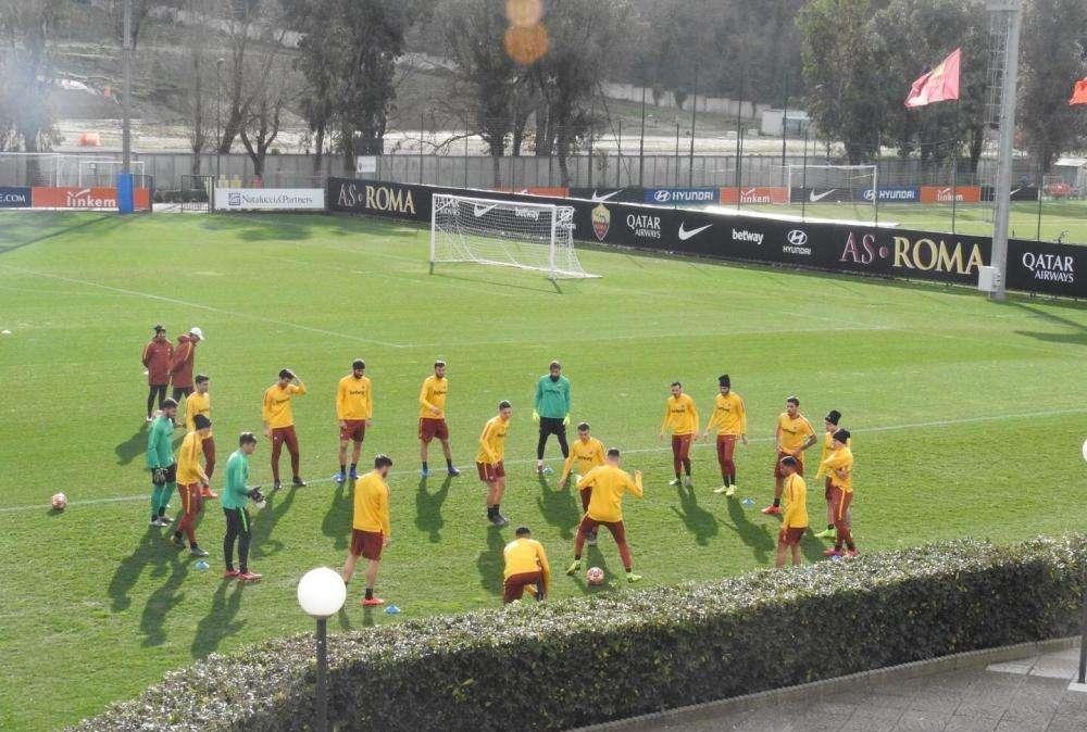 TRIGORIA - In campo la squadra per la rifinitura: Manolas in gruppo, individuale in palestra per Olsen. FOTO! VIDEO!