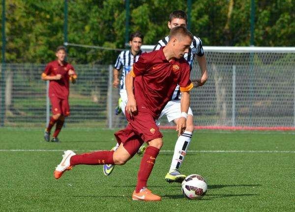 PAGELLE AS ROMA vs US LATINA CALCIO 5-0 - Tripletta d'autore per Muzzi. In evidenza Olivetti e Squerzanti