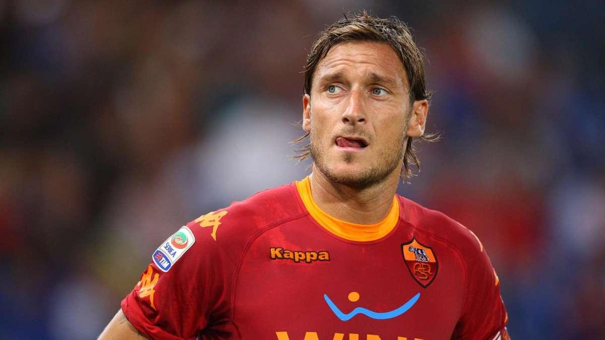 Roma-Cesena: Totti ci prova in tutti i modi, bene Pizarro, male Vucinic