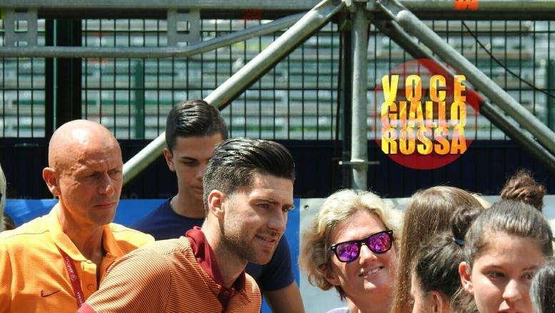 Zukanovic firma autografi dopo l'allenamento. FOTO! VIDEO!