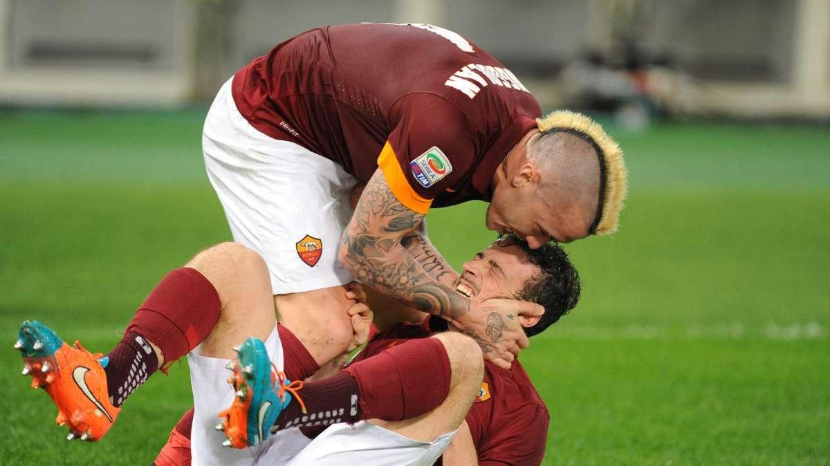 La gara vista dalla curva - Fischi sulla Roma che non va oltre il pareggio contro il Sassuolo. VIDEO!