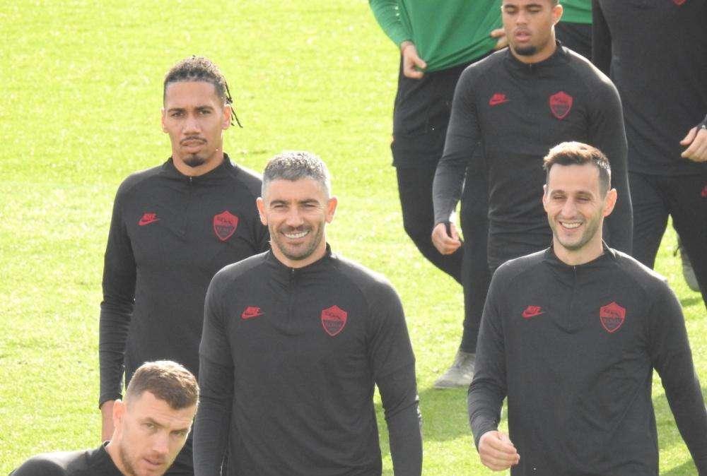 TRIGORIA - Squadra in campo. Incidente col terreno per Spinazzola. Mkhitaryan in gruppo, individuale per Florenzi e Pastore. VIDEO! 