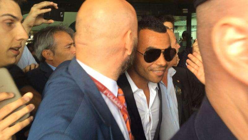 Domani alle 13 la presentazione di Cole, mentre Emanuelson sarà presentato mercoledì alle 16