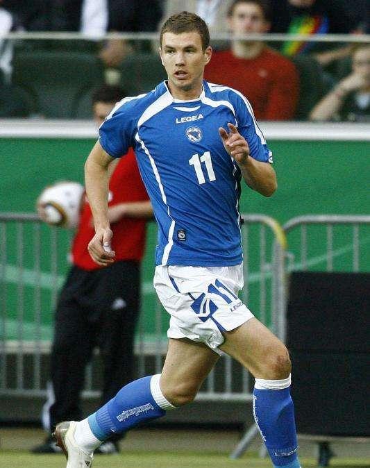 Bosnia, Bazdarevic: "Dzeko significa molto per la squadra, vedremo se potrà giocare"