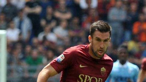 Instagram, Strootman risponde a una provocazione di un tifoso della Lazio: "Simulazione in acqua? No è a -17°". FOTO! 