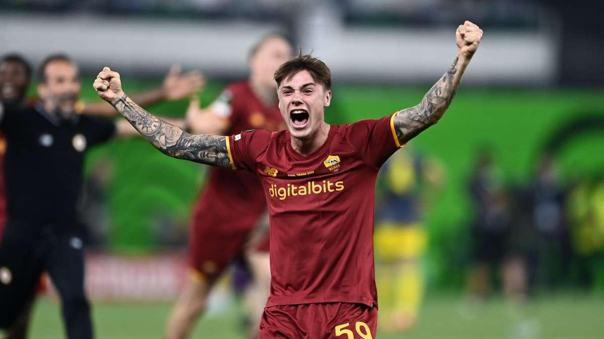 Zalewski: "Pellegrini come un fratello maggiore per me. Il mio ruolo? Posso giocare anche avanti, il mio obiettivo è dare il massimo"