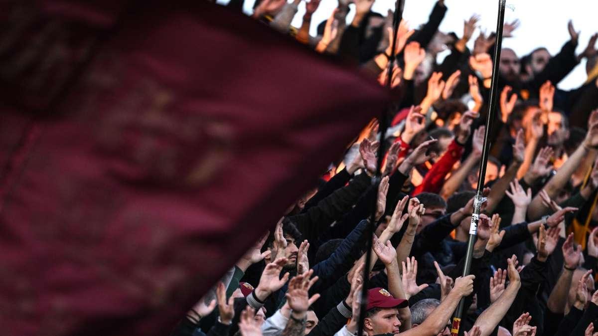 LA VOCE DELLA SERA - Sirene turche per Dybala. Vicino il rinnovo di Zalewski. Stiramento al polpaccio per El Shaarawy, la Roma proverà a recuperarlo per il match contro l'Inter