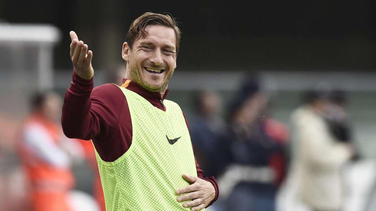Accadde oggi - Mascetti: "Gullit e lo scambio con Totti...". Papà Gerson: "Mio figlio costretto a fare l'esterno per marcare Higuain". Pallotta: "I tifosi dovrebbero sostenere la squadra piuttosto che altri interessi"