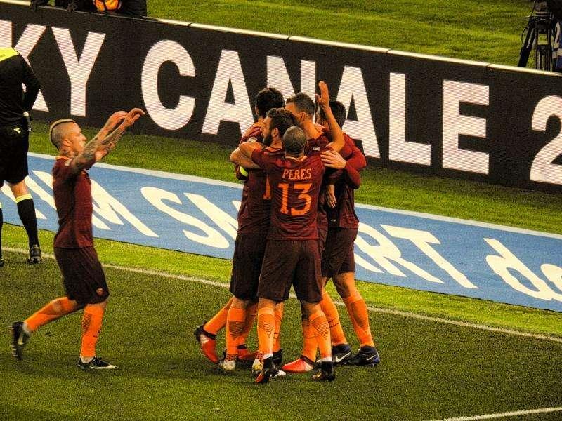 Roma-Cagliari 1-0 - La ventesima rete stagionale di Dzeko regola gli isolani. FOTO!
