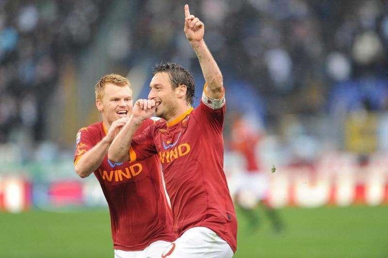 Twitter, Riise: "Totti, Totti, Totti!"