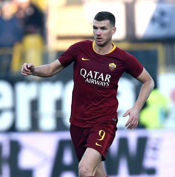 Instagram, Dzeko: "Dajeeee, +3 avanti così". Spunta il commento di Rakitic: "Bravo capitano"