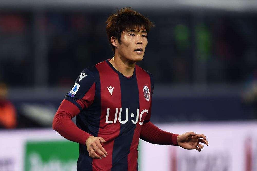 Per la fascia destra si segue Tomiyasu 